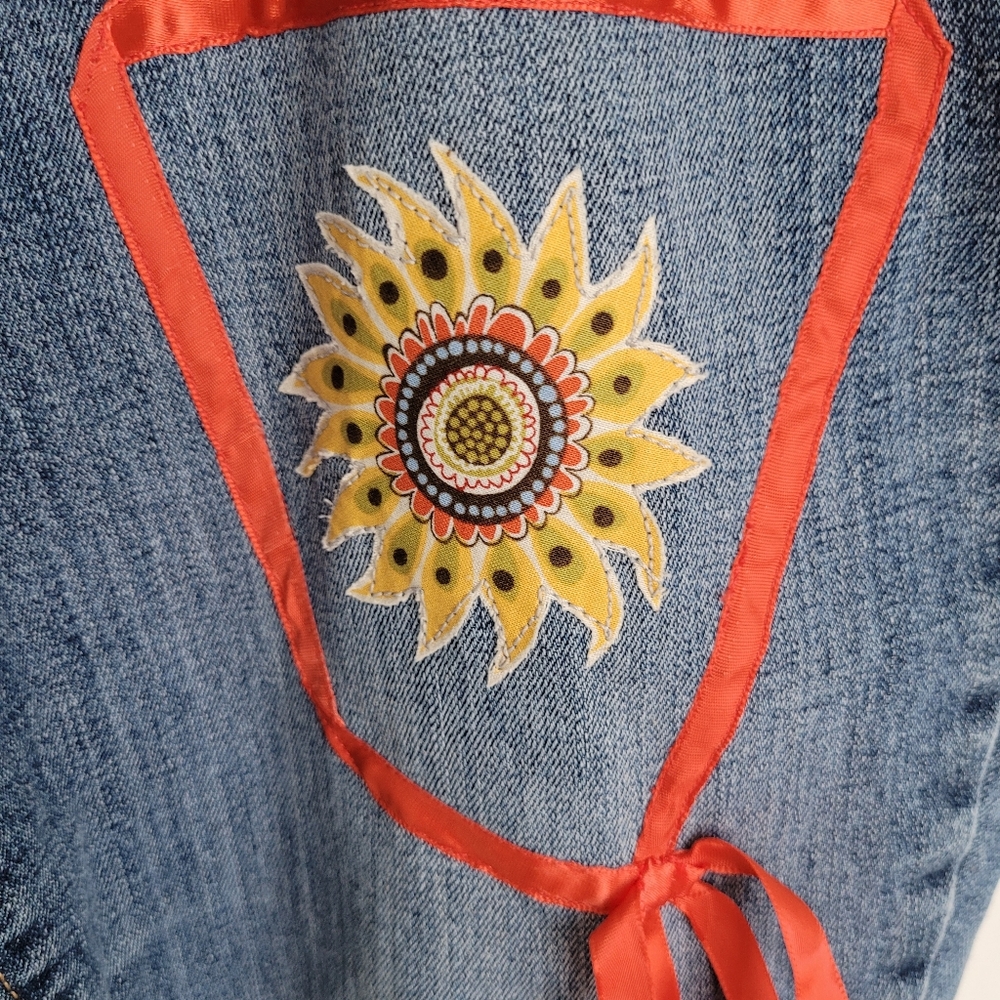 Women's Blue Jeans with Patchwork Design - Picture 14 of 14